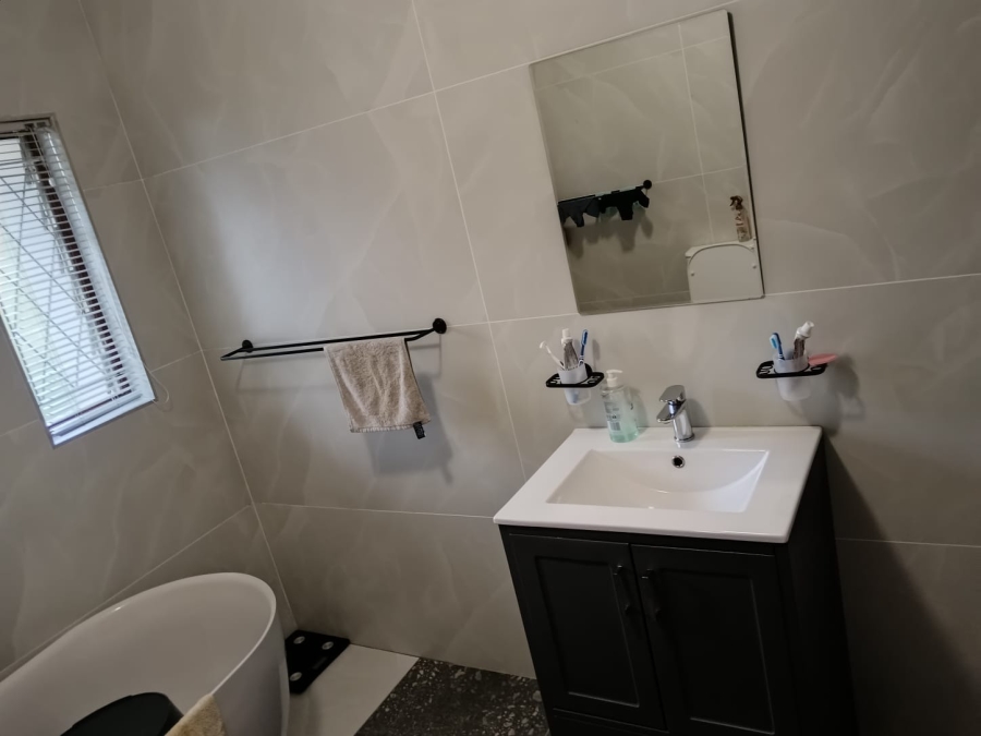 4 Bedroom Property for Sale in Beacon Bay North Eastern Cape